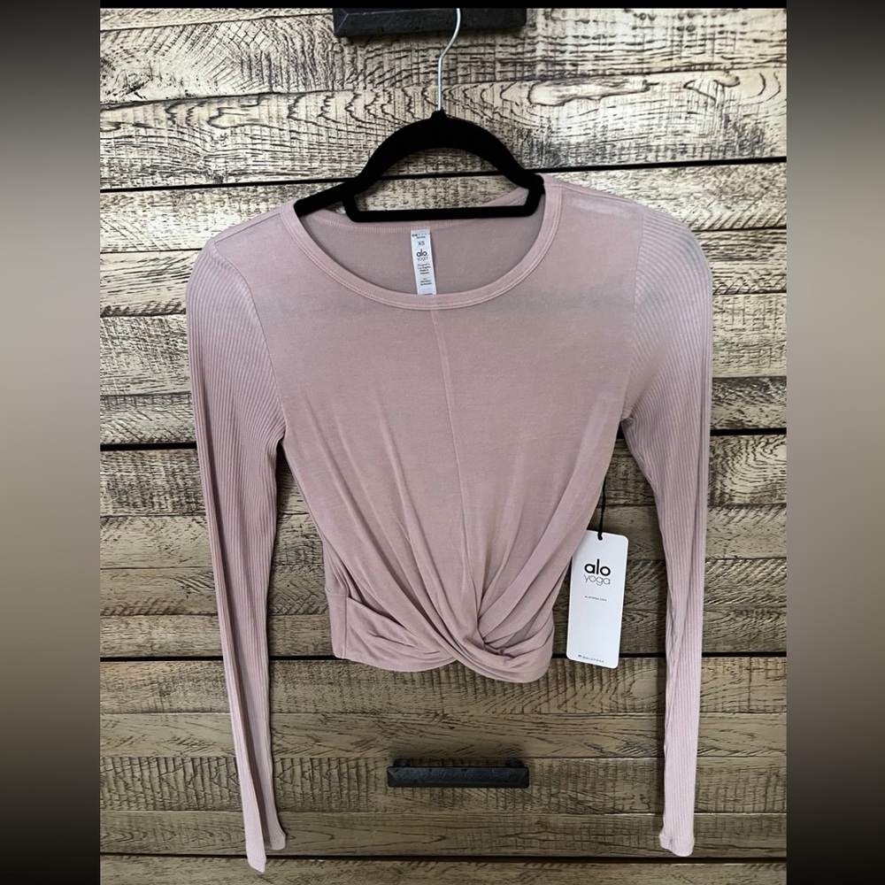 Alo yoga dusty pink Long Sleeve cover top dance gym twisted fitted cropped S new